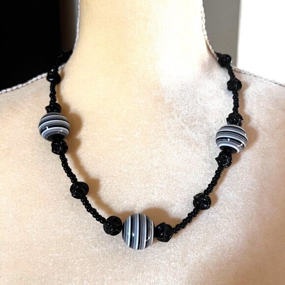 Vintage Women's Bundle‎ of 2/$25 Unsigned Statement Necklace - Picture 2 of 7